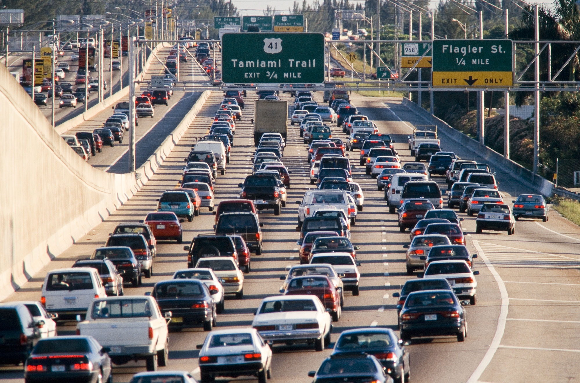 http://suburbanprepper.files.wordpress.com/2009/08/27862-hi-traffic1.jpg