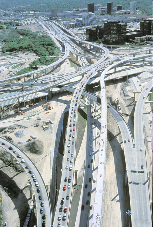 http://www.houstonfreeways.com/modern/images/2004-04-11_high_five_aerial/high_five_19_looking_s_along_75_2005-04-11_19_500.jpg