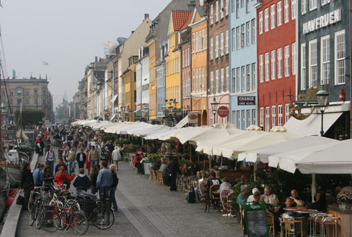 http://www.streetsblog.org/wp-content/uploads/2006/09a/nyhavn.jpg